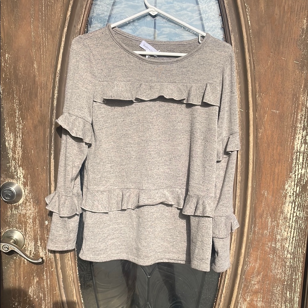 Hailey & Co Ruffle top! small